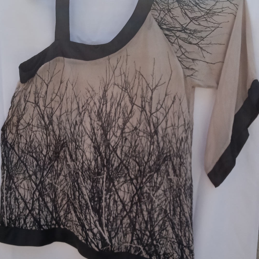 Janette Plus Cream and Black Asymmetrical Short Sleeve Blouse